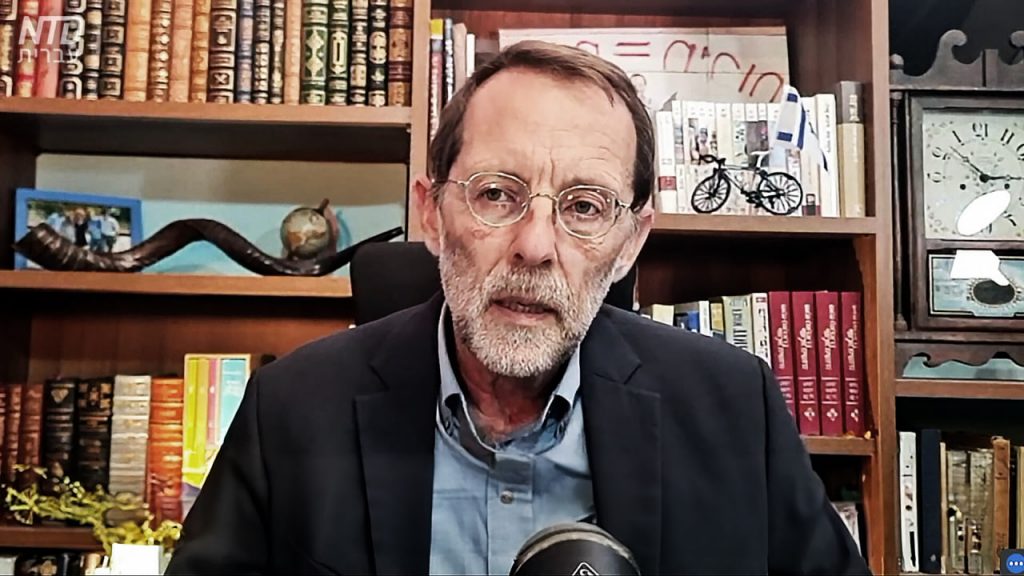 משה פייגלין בריאיון לחדשות NTD באנגלית: "סין מייצגת ערכים מרושעים"