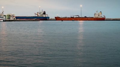 דוח בארה"ב: המשטר הסיני משתמש בצי צללים כדי לרכוש כמויות עצומות של נפט זול מאיראן ומרוסיה