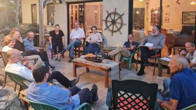 "עכשיו מדברים", זו לא רק סיסמא או כותרת ליום האחדות הנוכחי אלא בחירה יומיומית
