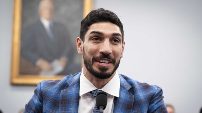 שחקן NBA שמחה נגד פשעי המשטר הסיני והודח מהליגה בביקורת חריפה נגד התנהלות ה-NBA