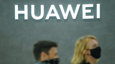 האם חברת וואווי (Huawei) הסינית סייעה לאיראן לעקוף את הסנקציות האמריקניות?